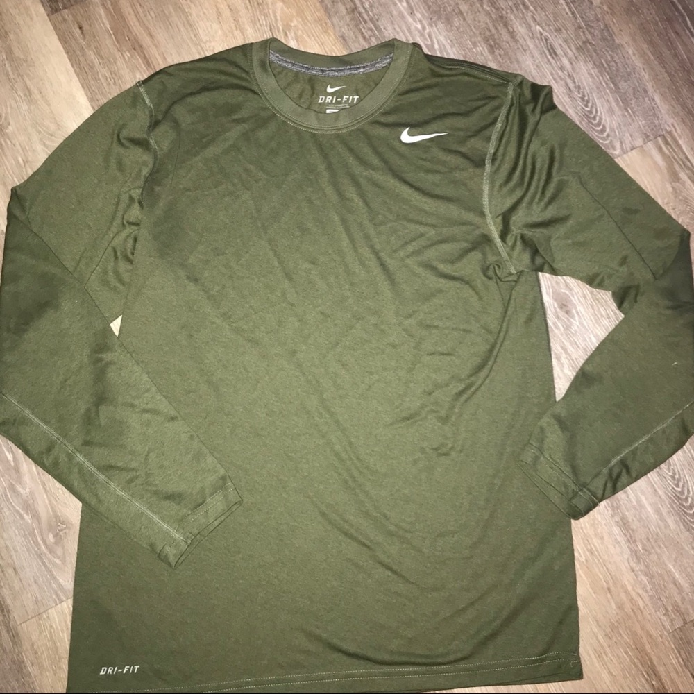 Men’s Olive Nike Dri Fit L/S Shirt sz Medium